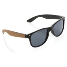 Sonnenbrille aus GRS recyceltem PC-Kunststoff mit Kork in schwarz Sonnenbrille aus GRS recyceltem PC-Kunststoff mit Kork in schwarz